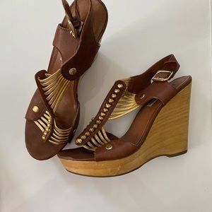 Steve Madden brown and gold wedge sandals